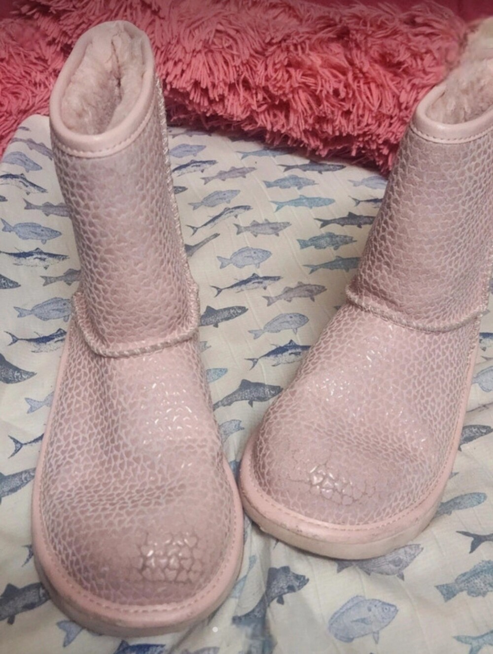 Kids/ Womans  Pink Fuzzy Lined Winter Boots UGG